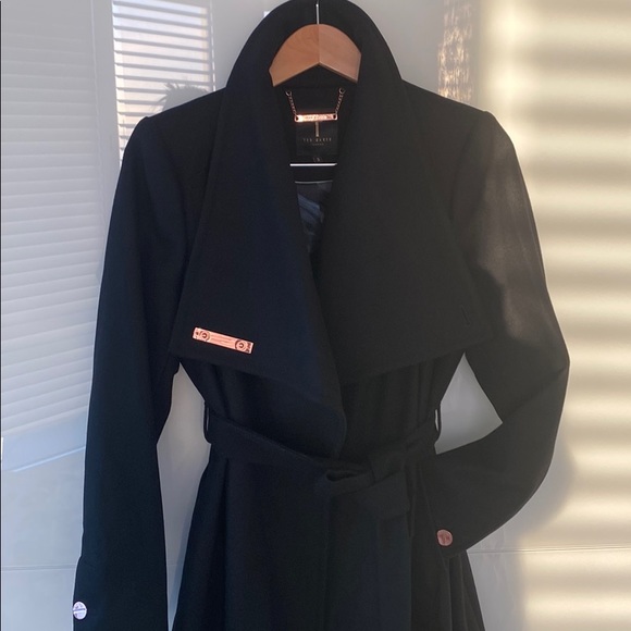 Authentic Ted Baker ROSE
Wool wrap coat. - Picture 3 of 8
